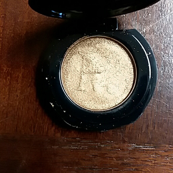 Eyeshadow - Picture 3 of 7